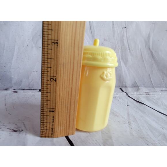 2004 Cabbage Patch Kids Replacement YELLOW Baby Doll Bottle - Picture 4 of 4
